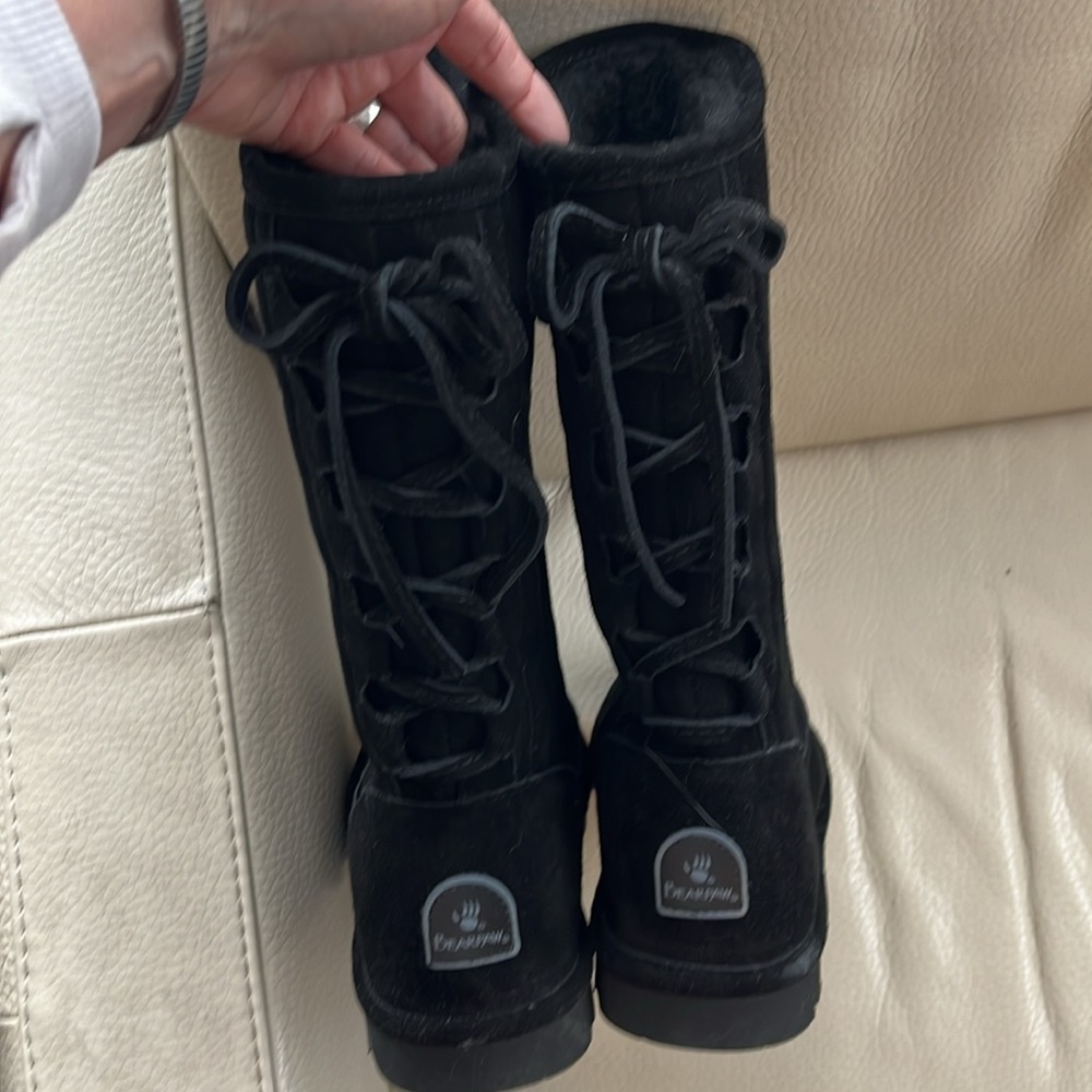 Women’s BearPaw Suede Boots, Size 9 - Picture 3 of 7